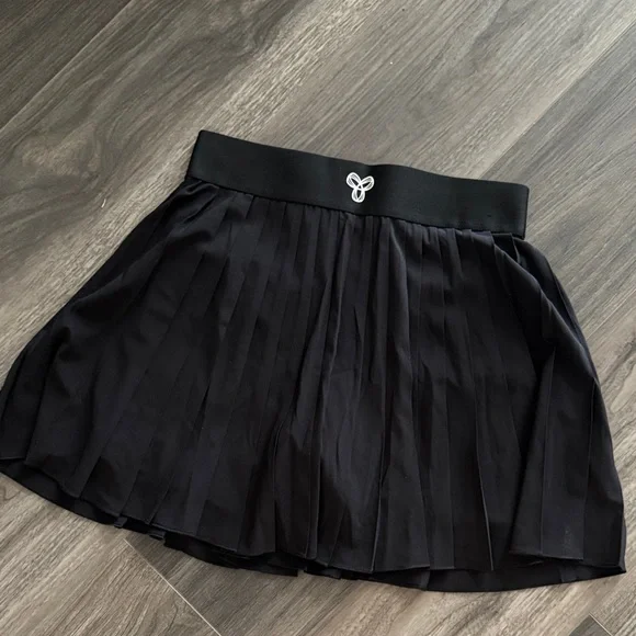 Aritzia Tennis Pro Micro Skirt - Picture 8 of 8